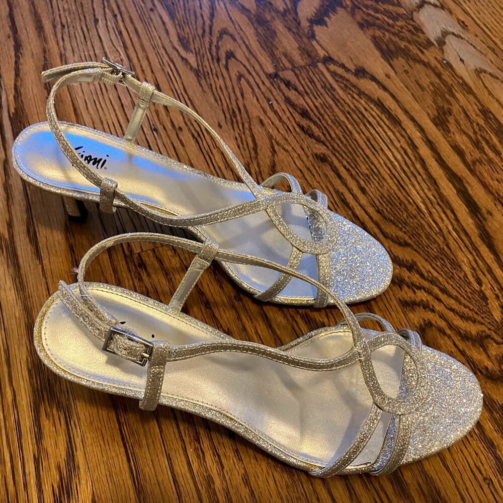 Silver dress sandals (size 7W)